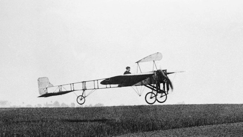 Inauguran exposición de aeronáutica civil