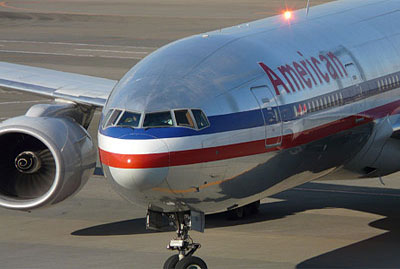 Aerolíneas de Estados Unidos abaratan costos, pero los boletos se encarecen