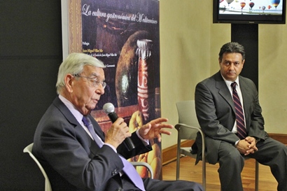 Rafael Ansón Presidente de la Real Academia de Gastronomía presenta su libro “La Cultura gastronómica del mediterráneo”, en el marco de la Cumbre Internacional de la Gastronomía de Guanajuato.