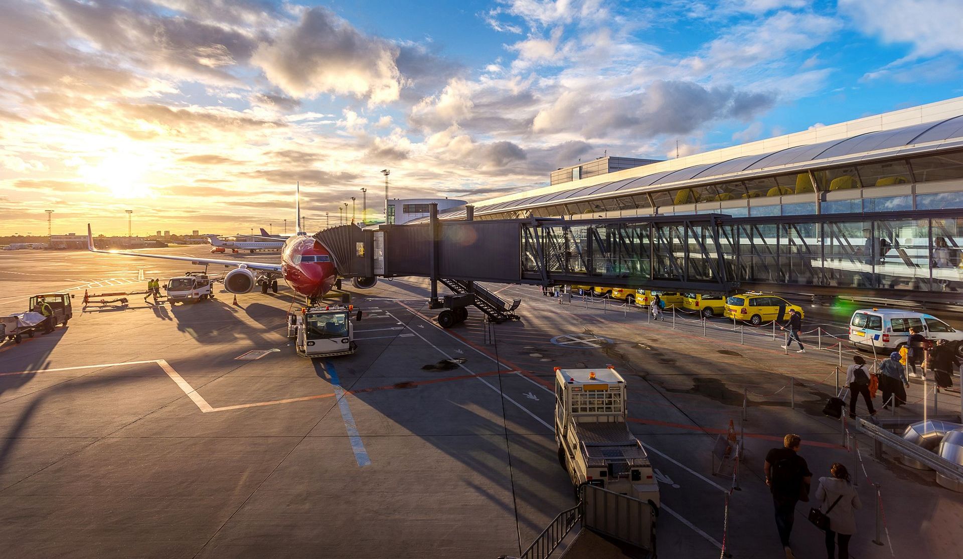 aerolíneas y aeropuertos